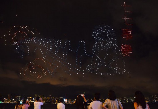   8月30日拍摄的无人机汇演现场。新华社记者 陈铎 摄