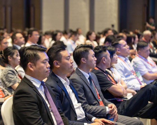 9月15日，参会嘉宾在听会。新华社记者 肖恩楠 摄