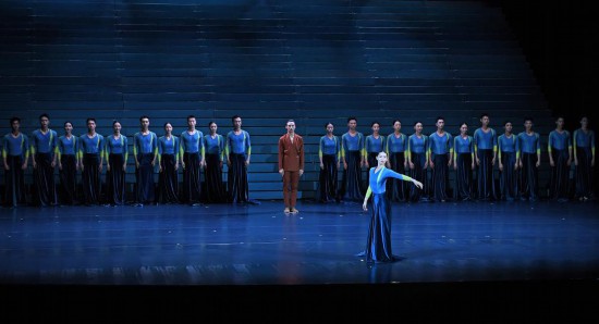 　　6月13日，现代舞诗剧《诗忆东坡》作为本届中华文化节开幕节目亮相香港文化中心。新华社记者 陈铎 摄