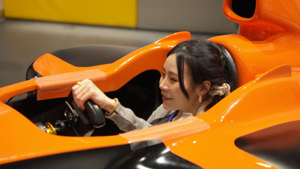 12��16�գ��η��ų�Ա������������������ʽģ���ʻ�����»��緢